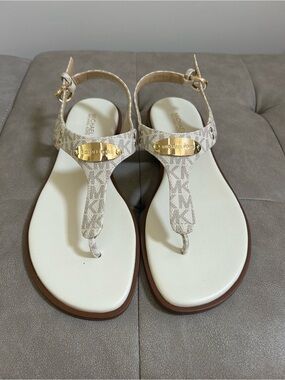 New Michael Kors  Signature Logo Plate Sandal size 8